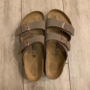 brown birkenstock’s size 43